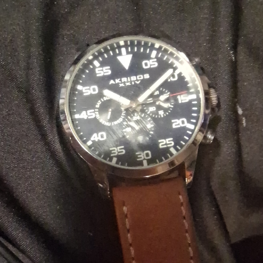 Akribos XXIV Black and Brown Bag